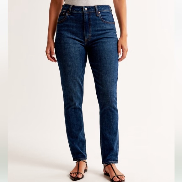 Abercrombie & Fitch Denim - Abercrombie dark wash Curve Love High Rise Skinny Jean size 18 short